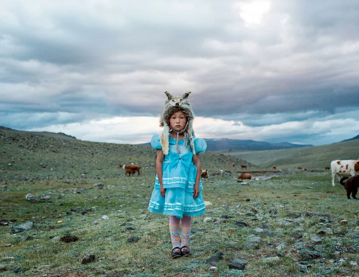 Little Red Riding Hood in Mongolian - Mongolia, Girl, Wolf, Cap, Asians
