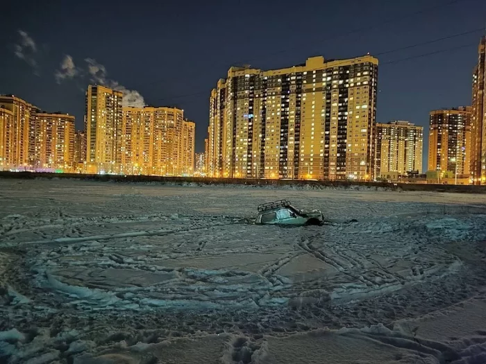 Niva 4x4, I park where I want - Saint Petersburg, Parnassus, Niva, Fell under the ice, Successful angle