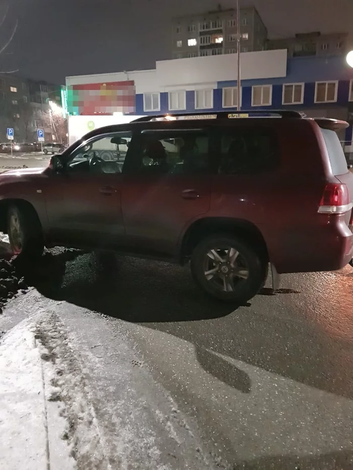 SUV detained in Pervouralsk belongs to a fugitive lawyer - Negative, Sverdlovsk region, Pervouralsk, Bailiffs, Traffic police, Advocate, Federal wanted list, SUV, Fraud, Longpost