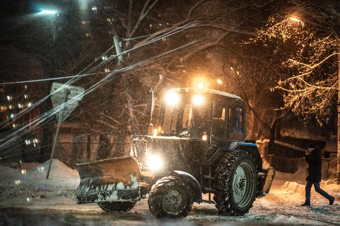 Evening city - My, Snowfall, Tomsk, Night, The photo, Longpost