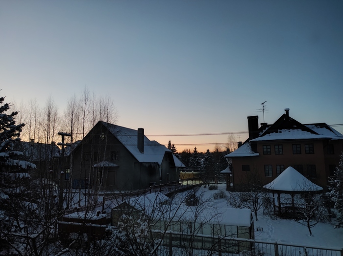 Ясный зимний день: краски заката