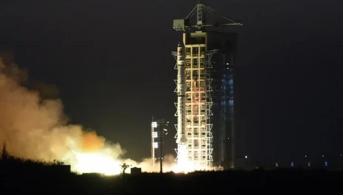 В Китае успешно запущена на околоземную орбиту пятая группа спутников «Шицзянь-6 (05)» Китай, Космонавтика, Запуск ракеты, Длиннопост