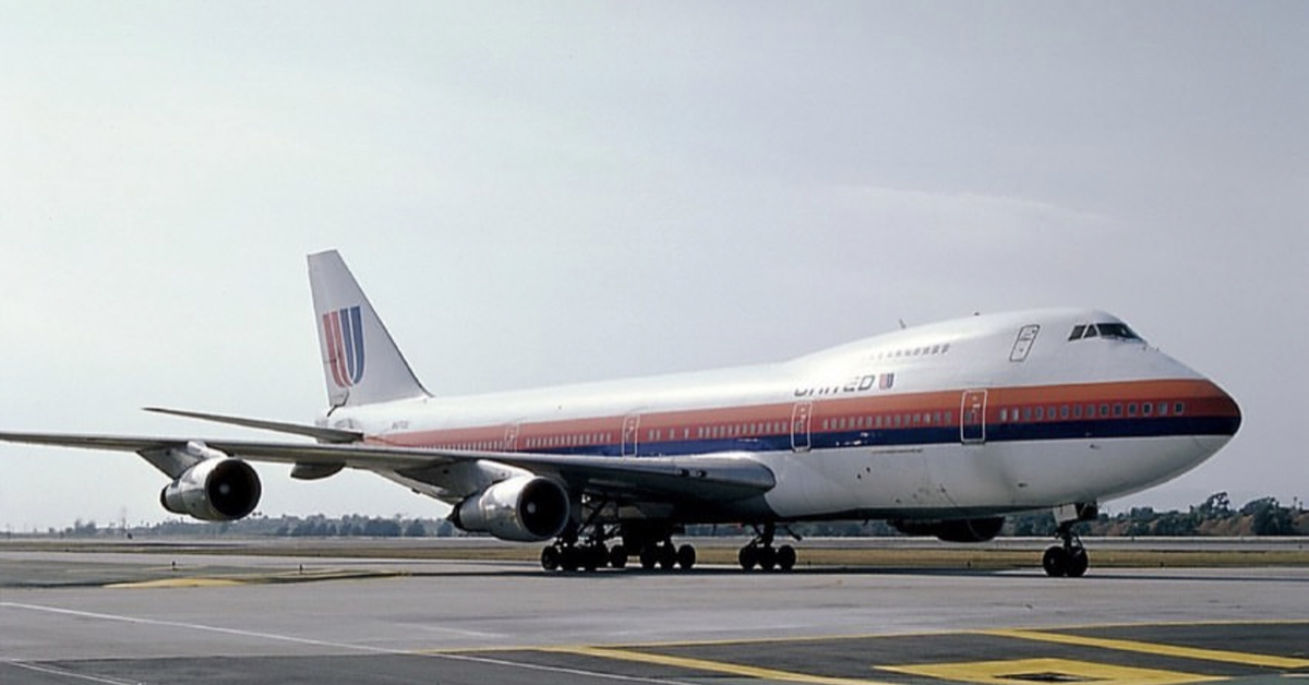 Boeing 747 происшествия. Юнайтед АИР Боинг 747. United Airlines Boeing 747-122. Происшествие с Boeing 747 над Гонолулу. Boeing 747 United Airlines.