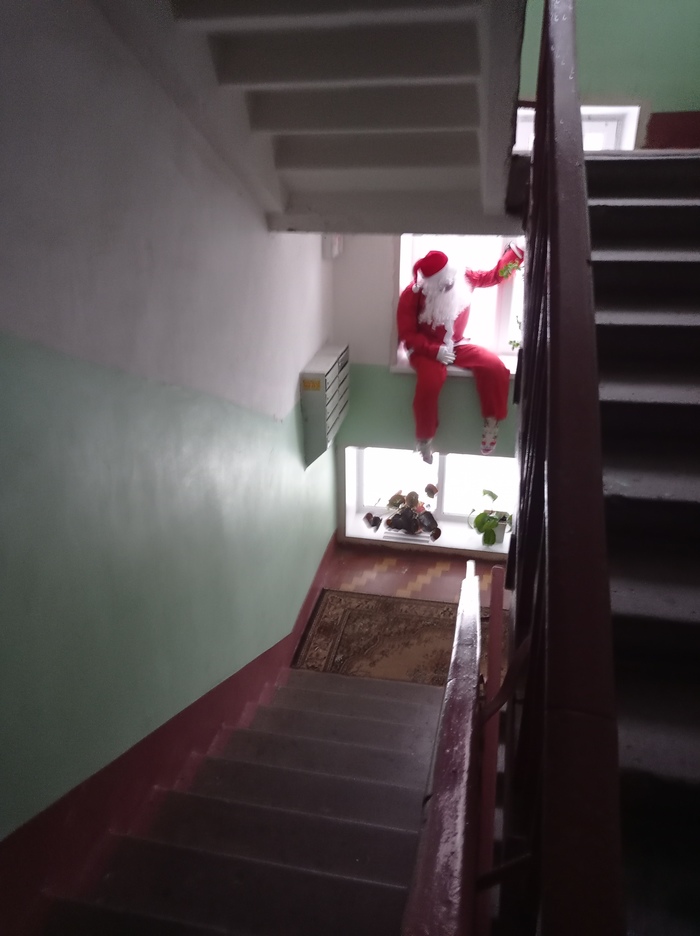 1639316624130637090 Как открыть окно в подъезде