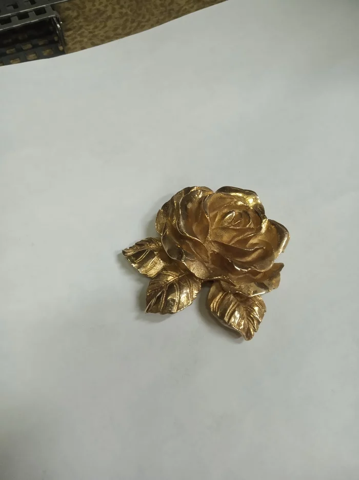 How to use metallized clay, a freezer and a muffle oven to make a brooch as a gift. My experiences - My, Bronze, Clay, With your own hands, Needlework, Hobby, Presents, Souvenirs, the Rose, Video, Longpost