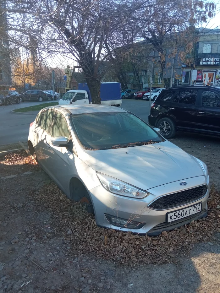 Брошенный ford focus - Моё, Авто, ГИБДД, Заброшенное, Поиск, Ростов-на-Дону, Фотография