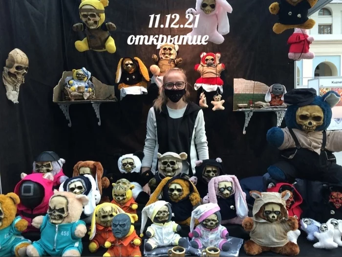 Another exhibition for the Two Bones workshop has ended - My, Exhibition, Zombie, New Year, Kripota, Humor, Toys, Presents, Unusual, Оригинально, Handmade, Squid game (TV series), Apocalypse, Video, Longpost