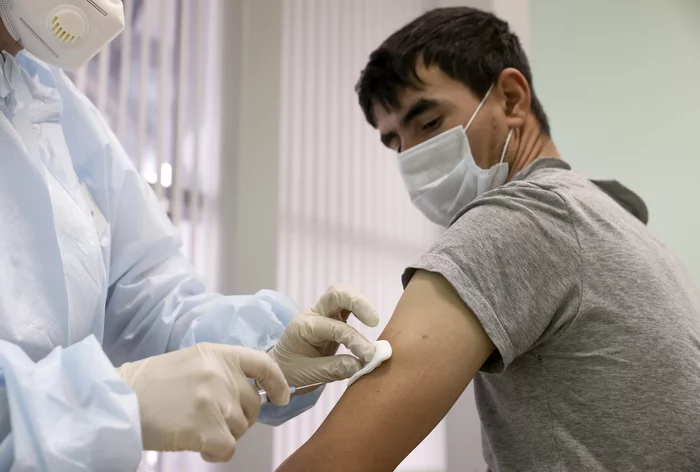 The fastest decline in antibodies after covid occurs in young men - My, TASS, Coronavirus, news, Research, The science, Vaccination, Vaccine, Pandemic, Longpost