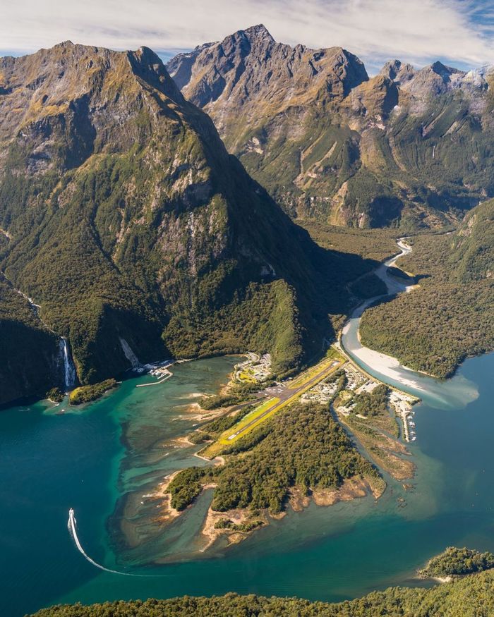 Milford Sound Airport, New Zealand - The photo, Nature, Travels, The airport, New Zealand, Interesting, beauty