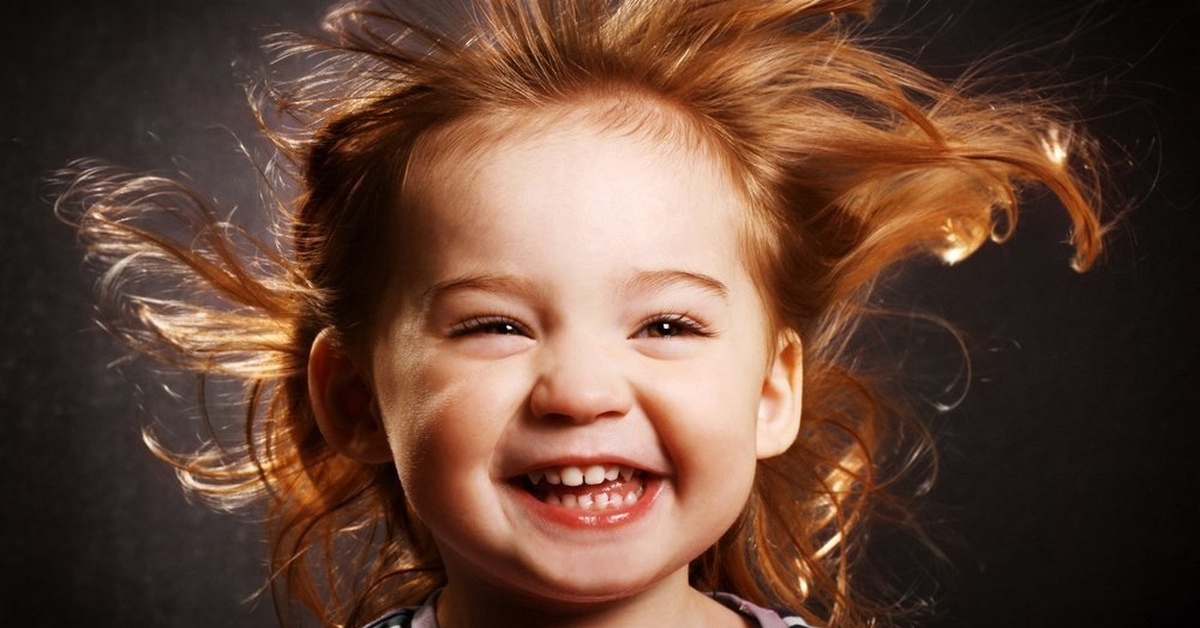 Счастье это положительная эмоция. Улыбка ребенка. Эмоция радость. Ребенок улыбается. Счастливые лица детей.