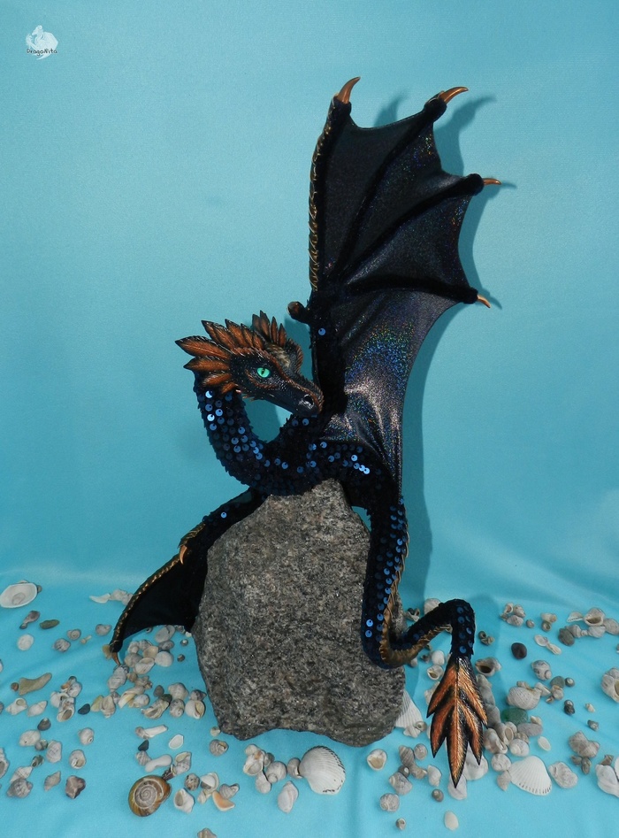 1639902225151458857 Как выглядит блокнот с динозавром