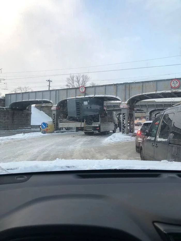 No, this is not a bridge of stupidity - Saint Petersburg, Bridge, Road accident