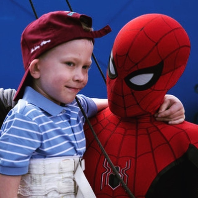Little hero - Tom Holland, Actors and actresses, Celebrities, Photos from filming, Heroes, Children, Spider-Man: No Way Home, From the network, Photo with a celebrity, Longpost, 