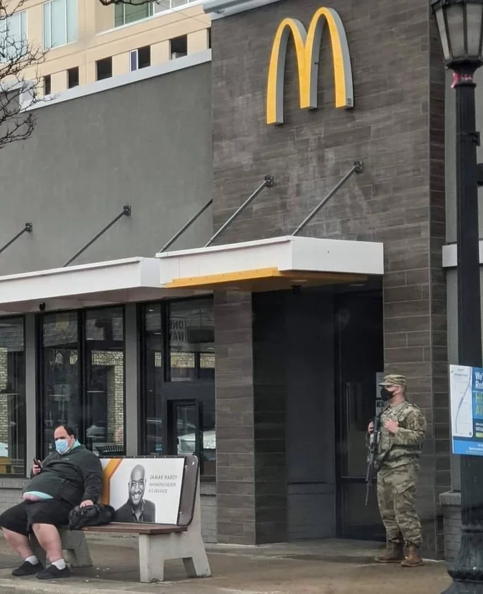 America in one photo - The soldiers, McDonald's, Fast food, The americans, USA