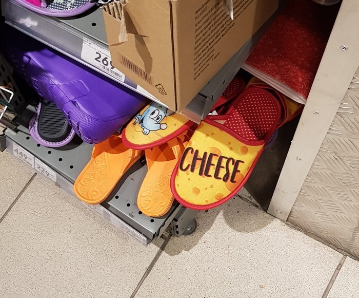 Не самый удачный дизайн для тапочек