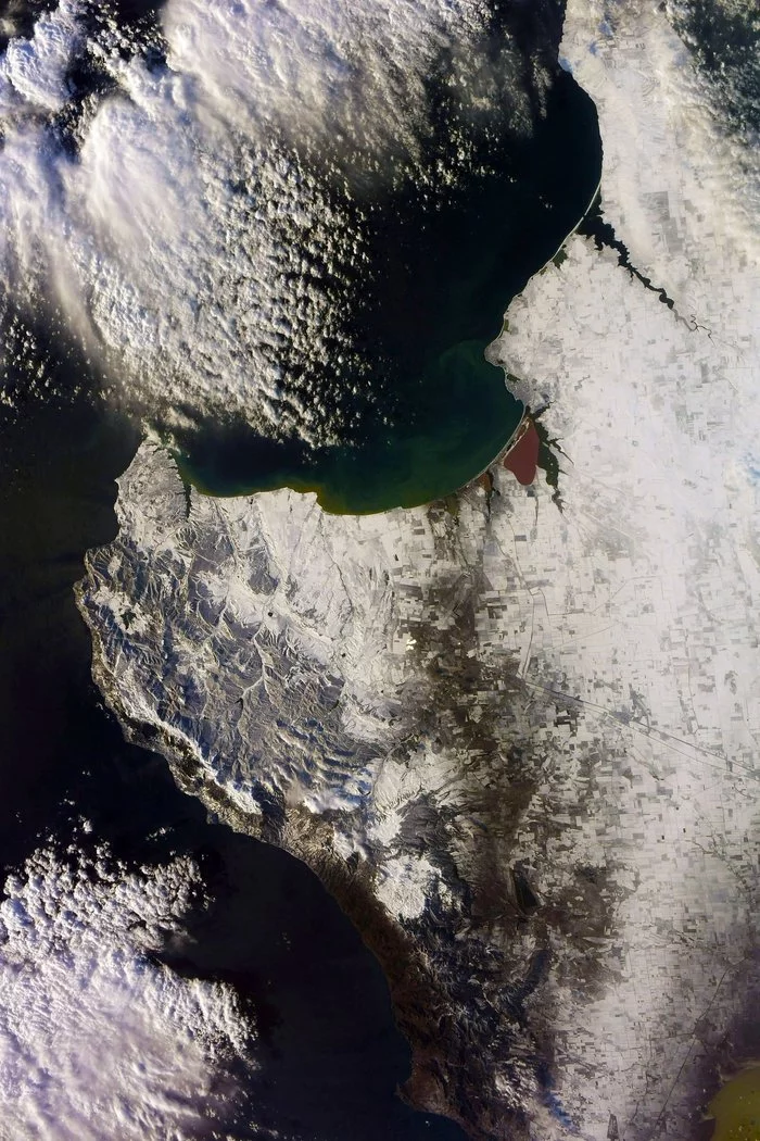 In Crimea, so much snow fell that its appearance is striking even from space - Space, Pictures from space, Interesting, The photo, Snow, Winter, Космонавты, Orbit, Russia, ISS, Longpost, Crimea