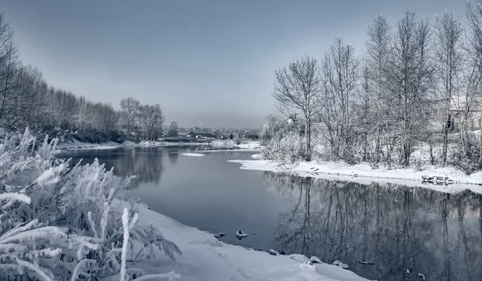 Теплая река - Моё, Фотография, Средний урал, Зима, Река, Перспектива, Монохром, Начинающий фотограф, Природа России