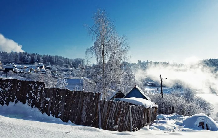 Morning and fence - My, Middle Ural, Winter, Morning, freezing, Snow, Perspective