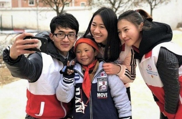 This Chinese man has flown around the world, changing his life. - China, Children, School, Longpost, Pupils, Society, Education, Repeat, Asians