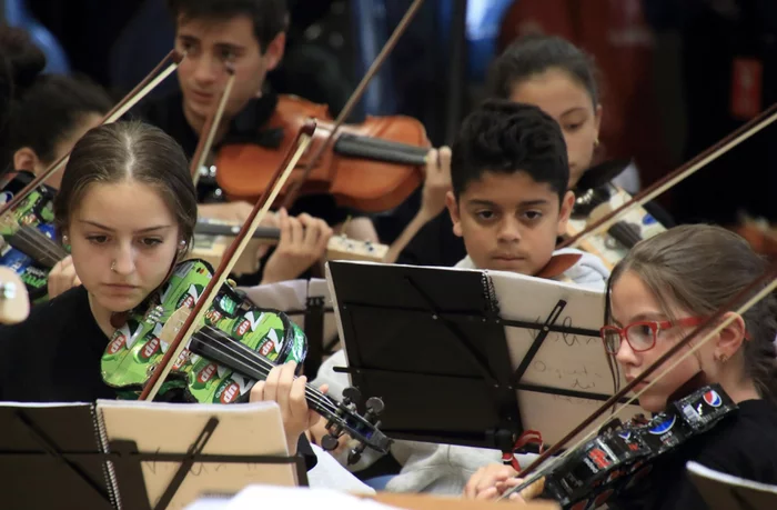 Spain turns waste into musical instruments - Ecology, Garbage, Education, Spain, Music, Children, Longpost
