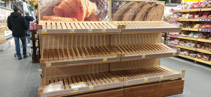 Last year's bread - Bread, Score, Empty counters, 1st of January