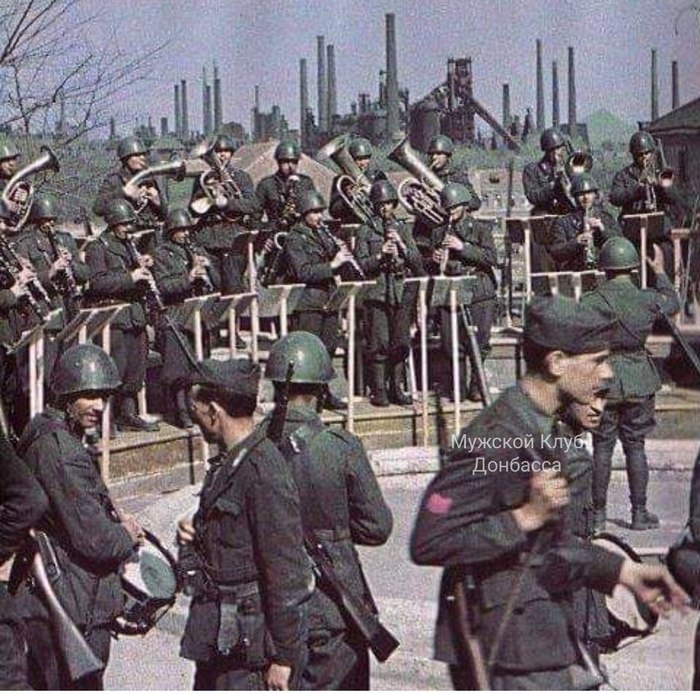 Итальянский военный оркестр в Донецке (на тот момент Сталино), 1942 год