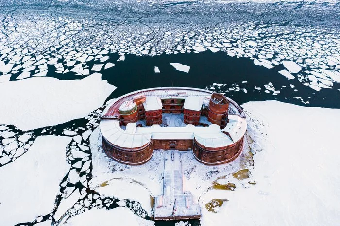 Kalach: top view - Fort, Kronstadt, Neva Bay, Cold, Winter, View from above, The photo