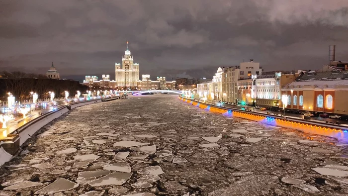 Moskva River from the soaring bridge in Zaryadye - My, Moscow River, Moscow, The photo, Zaryadye