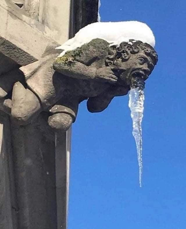 New Year's holidays and their consequences - The photo, Images, Humor, Sculpture, Ice, Icicles, freezing, Longpost, Gargoyle