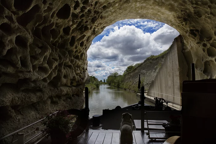 Canal, tunnel, barge, dog - My, The photo, Dog, Channel, France, Tunnel
