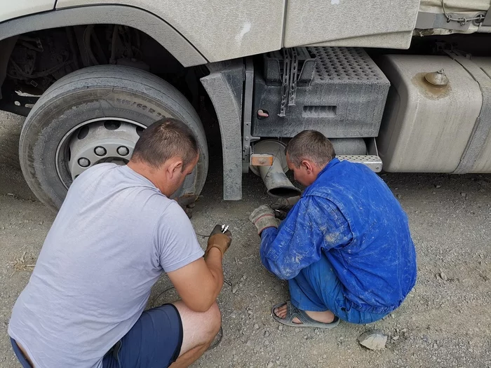 Truckers in white socks - My, Truckers, Travels, Road, Truck, Everyday life, Road accident, Работа мечты, Work, Reality, Video, Longpost