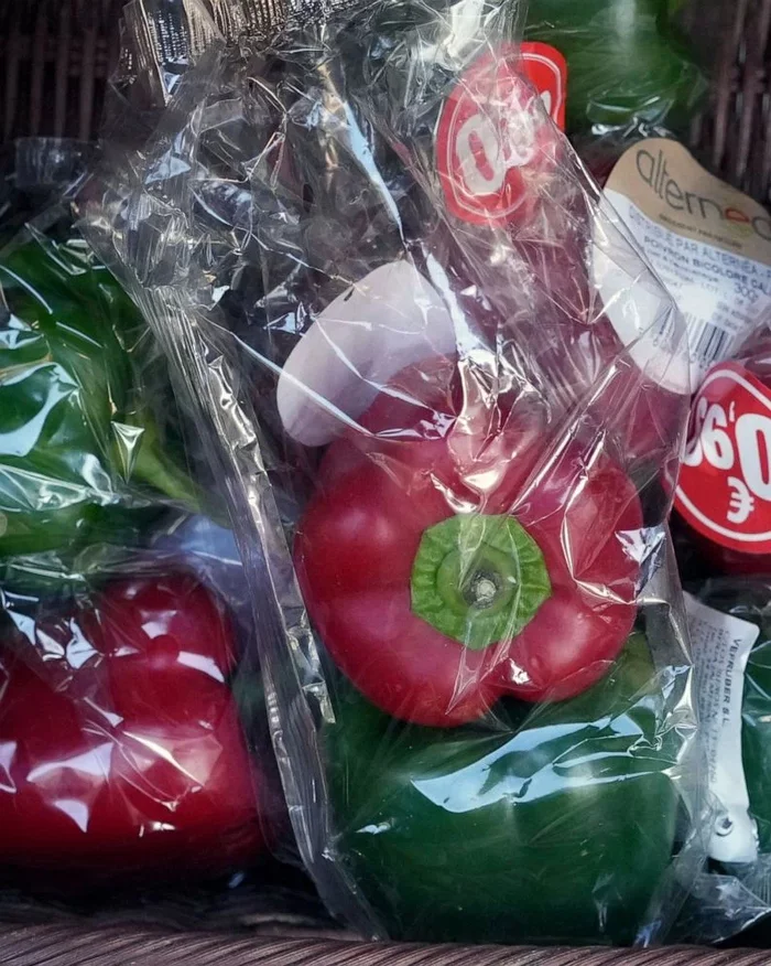 In France, banned plastic packaging for vegetables and fruits - Ecology, Garbage, France, Plastic, Processing, Auto, Longpost