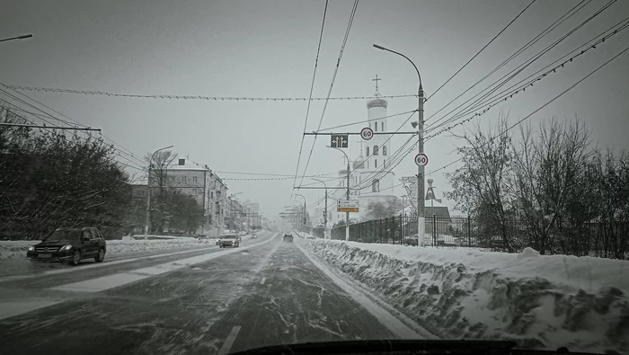 12.1.22 Bryansk - My, Mobile photography, Work, The photo, Road, Town, Blizzard
