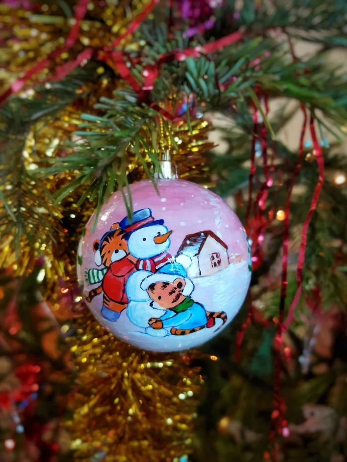 Tiger Christmas Ball - My, Needlework without process, Tiger cubs, New Year, Christmas decorations, Tiger, Painting, Video, Longpost