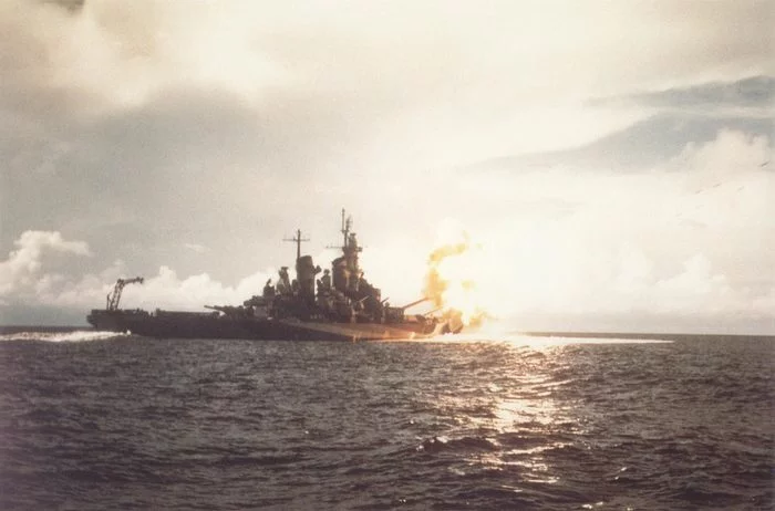 Salvo of 406 mm main-caliber bow guns of the battleship USS Missouri, August 1944 - The Second World War, Ship, Fleet, Artillery, Short shutter speed, Missouri, Shot, Volley, Fire, Historical photo, The photo