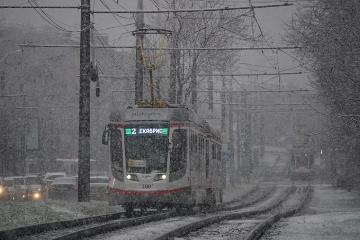 Through the snow - My, Tram, Tram rails, Krasnodar, Краснодарский Край, Snow, The photo, Longpost