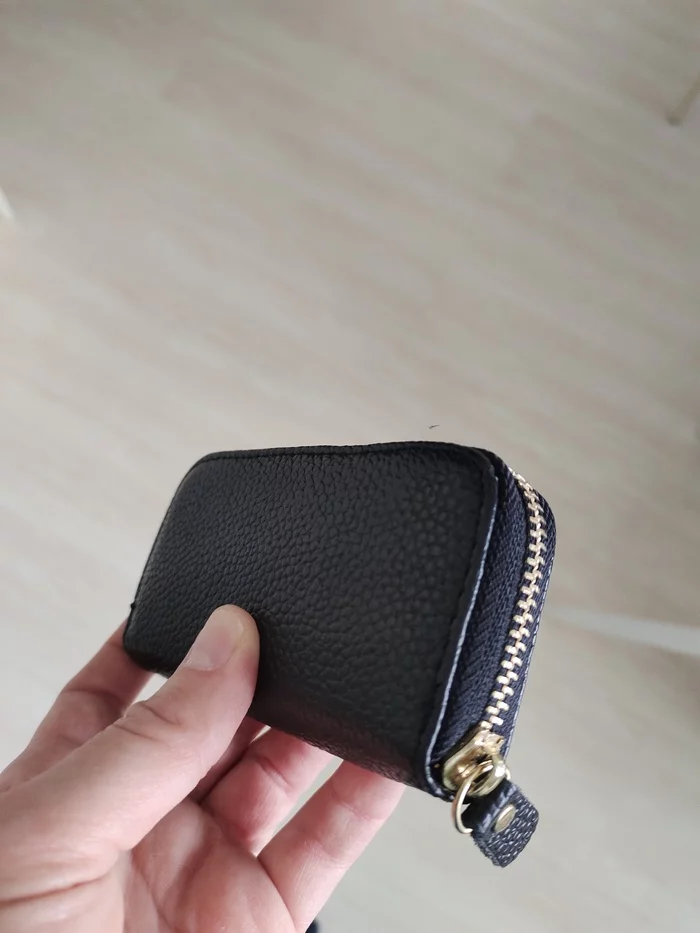 Found a key holder with keys Moscow Mitino - Picture with text, Find