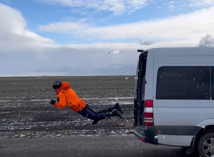 Rostov stuntman after a fracture of the spine performed a deadly trick, flying through a minibus - Video, news, Extreme, Stuntman, Interesting, Rostov-on-Don, Trick, Repeat
