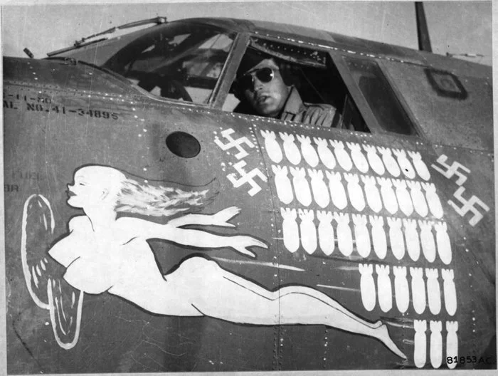 - Nose Art, a Painting of World War II - NSFW, My, Pin up, Boobs, Airplane, Painting, Decorative arts, The Second World War, Historical photo, Hand-drawn erotica, Military aviation, Boeing B-17, Longpost