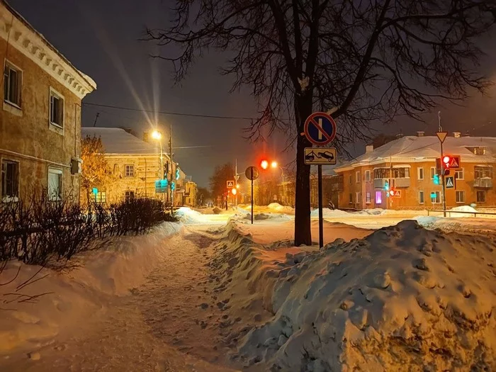 Difference? 65 years difference - Old photo, Rybinsk, Shcherbakov