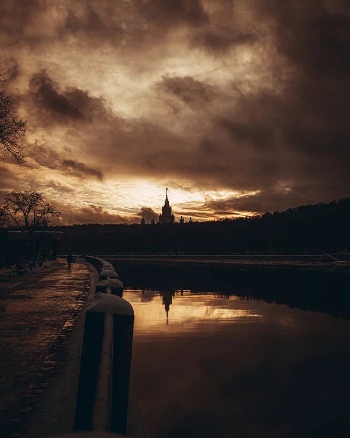 Sunset in Luzhniki - My, The photo, Moscow, Street photography, Beginning photographer, Sunset, Luzhniki, The park, Evening, Sony, Photographer