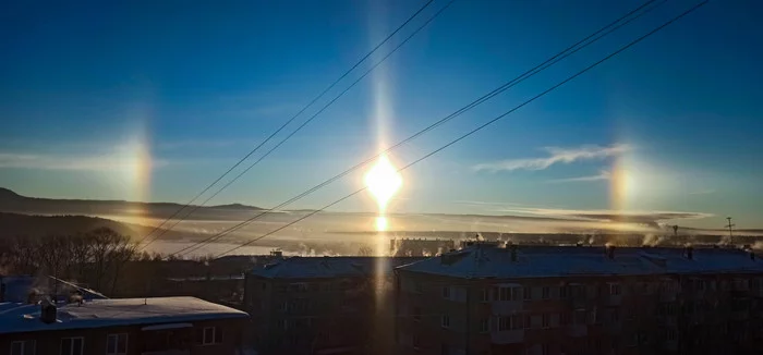 Halo in Zlatoust, Chelyabinsk region - My, Halo, Natural phenomena, Winter, The sun, Sky, dawn, Mobile photography, Canon