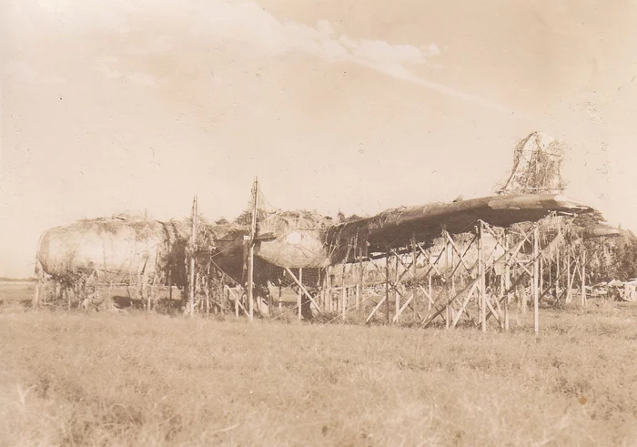 Муляж Boeing B-29 на острове Тиниан, Марианские острова, 1944 - Историческое фото, Вторая мировая война, Авиация, Самолет, Муляж, b-29 Superfortress, Обман