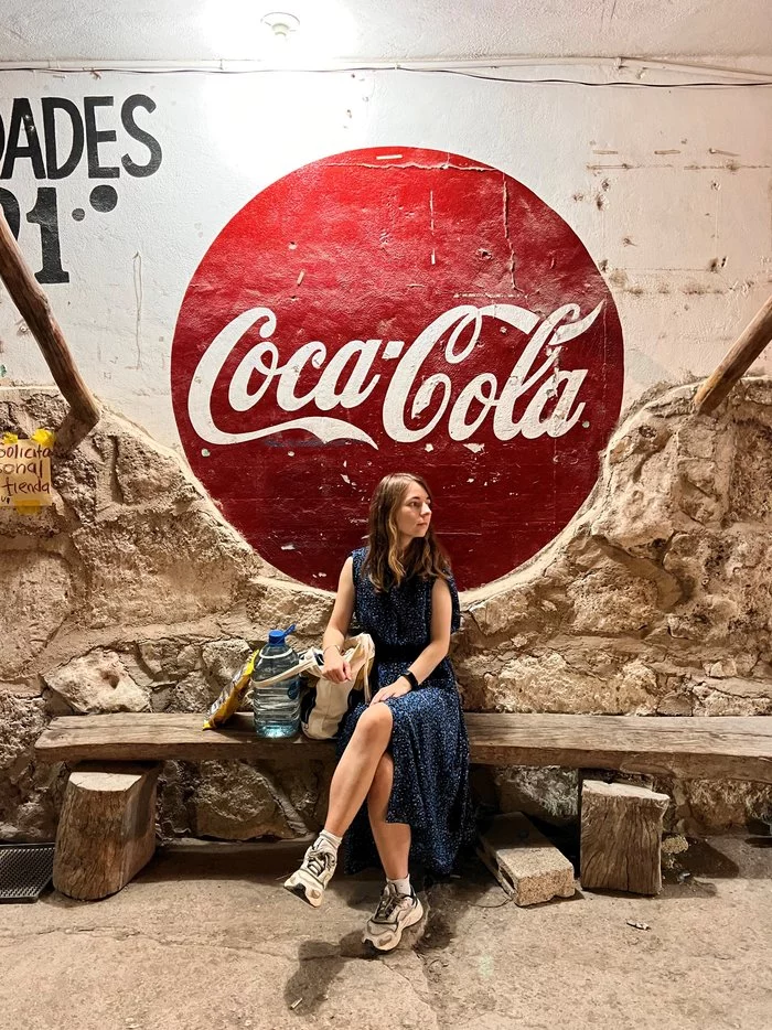 Coca-Cola logo in Mexico - My, Mexico, Girls, The photo, Coca-Cola, Logo