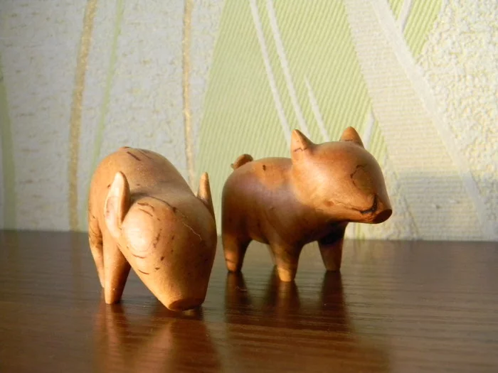 Piglets - My, Hobby, Sculpture, Wood carving, Needlework without process, Handmade, Souvenirs, Piglets, Longpost