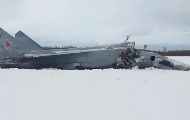 In Russia, when trying to take off, a fighter collapsed - Aviation, Airplane, Incident