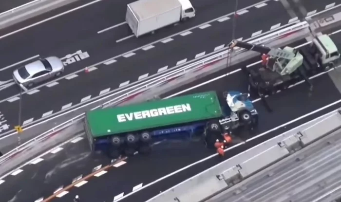Evergreen v.2 - Ever Given container ship, Collapse, Congestion, From the network, Japan