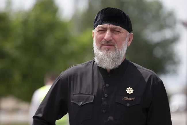 Meduza called the members of the Duma ethics commission and asked them to evaluate the words of Deputy Delimkhanov. Here are their answers - Politics, Russia, Chechnya, Ramzan Kadyrov, State Duma, Video, Longpost