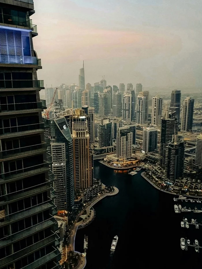 Dubai Marina. View from the restaurant window - My, Mobile photography, Dubai