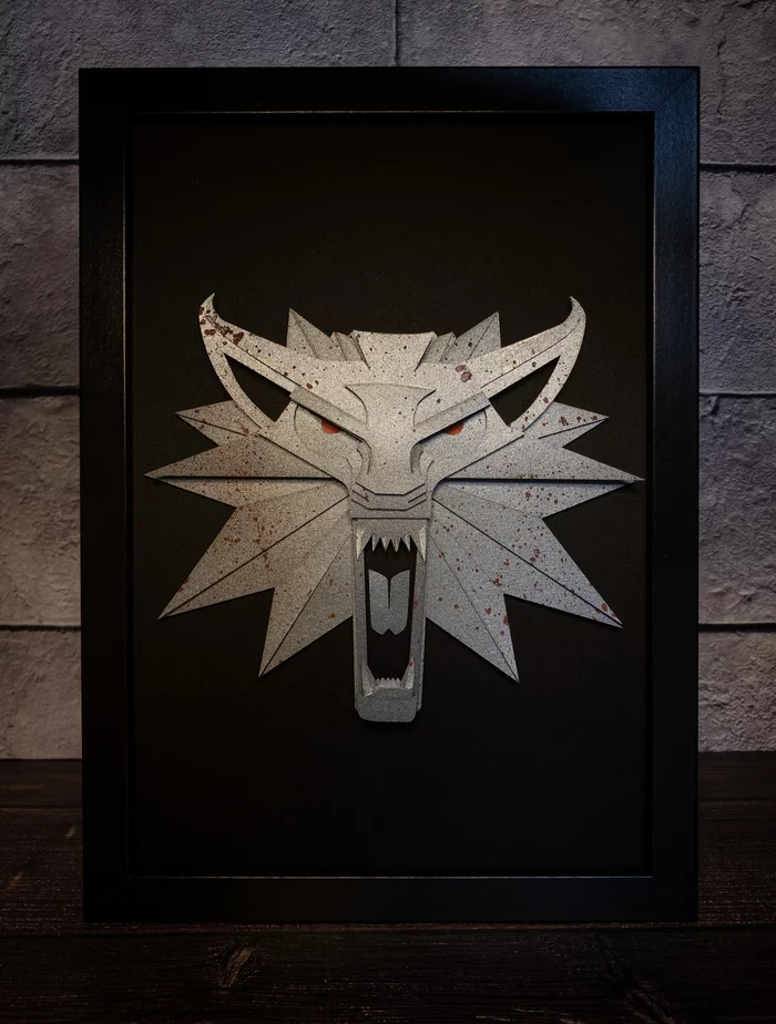 The coat of arms of the Witch School of the Wolf made of paper - My, Needlework without process, Witcher, The Witcher 3: Wild Hunt, Creation, Papercraft, Paper